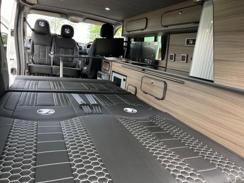 VAUXHALL VIVARO
