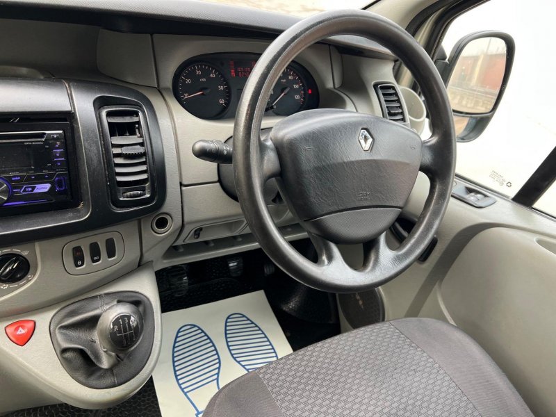 RENAULT TRAFIC