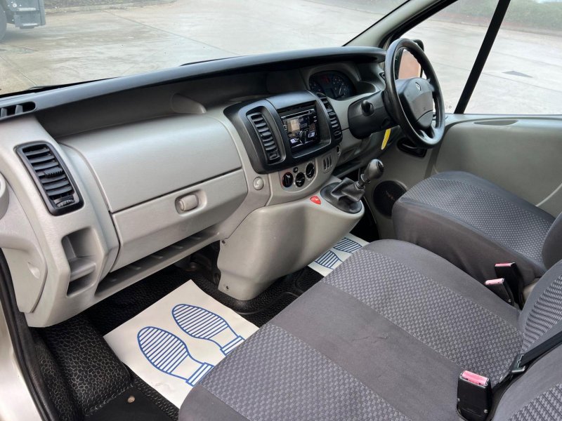 RENAULT TRAFIC