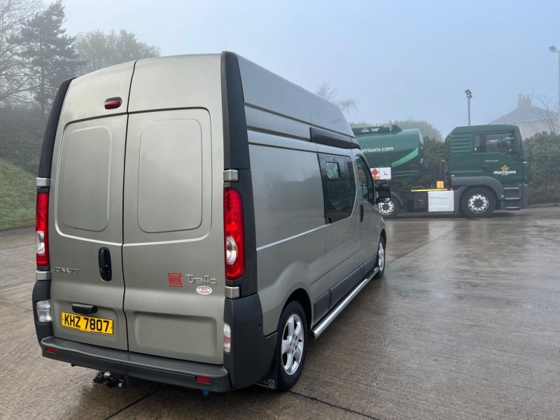RENAULT TRAFIC