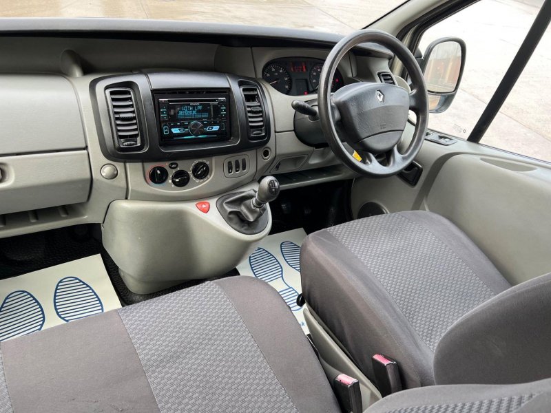 RENAULT TRAFIC