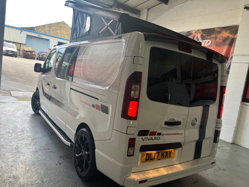 VAUXHALL VIVARO