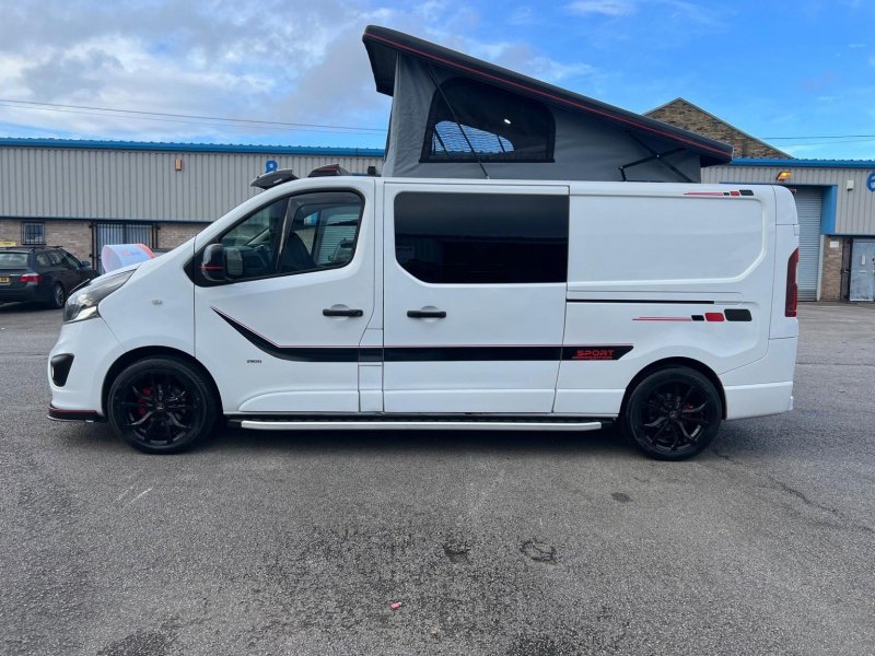 VAUXHALL VIVARO