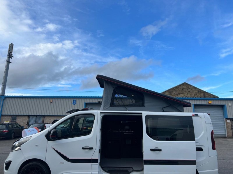 VAUXHALL VIVARO