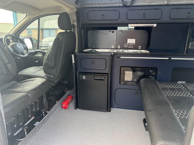 VAUXHALL VIVARO