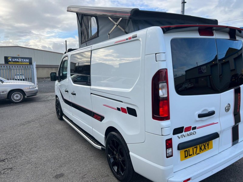 VAUXHALL VIVARO