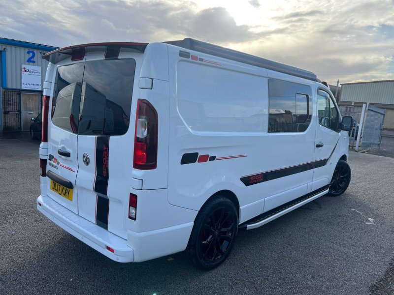 VAUXHALL VIVARO