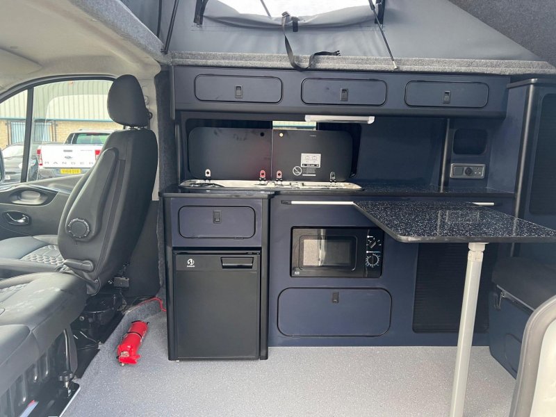 VAUXHALL VIVARO
