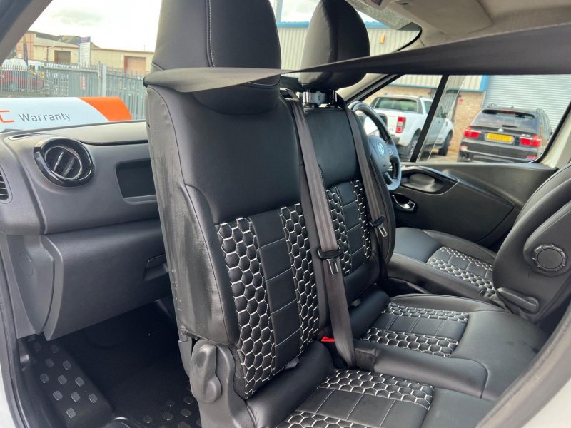 VAUXHALL VIVARO