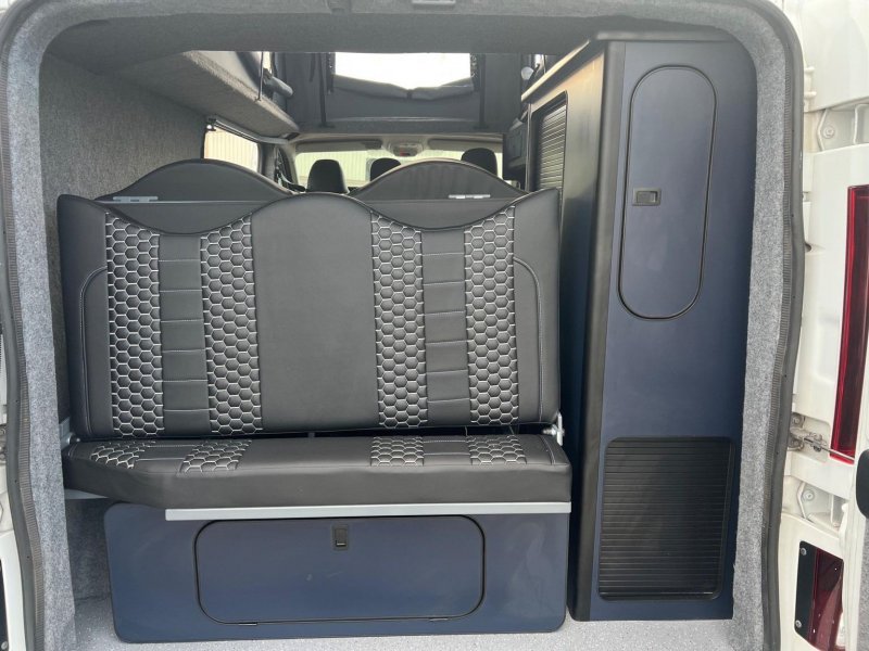 VAUXHALL VIVARO