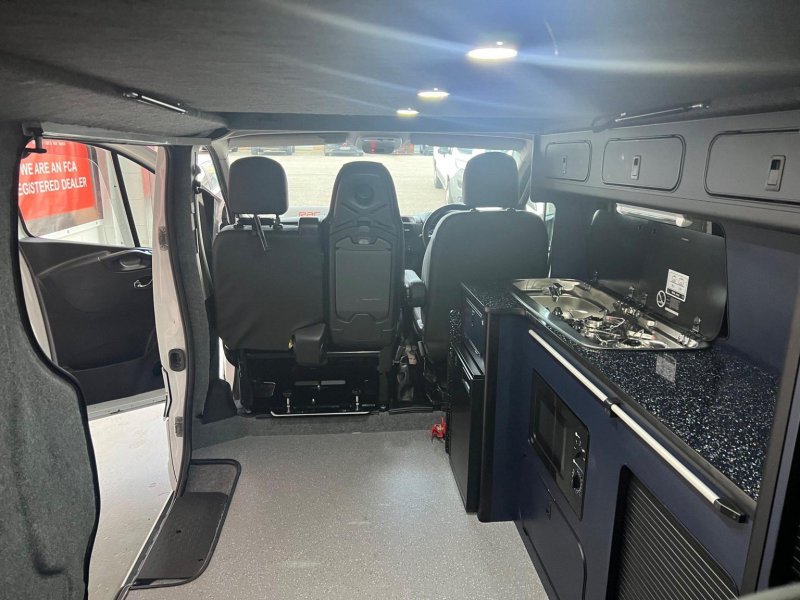 VAUXHALL VIVARO