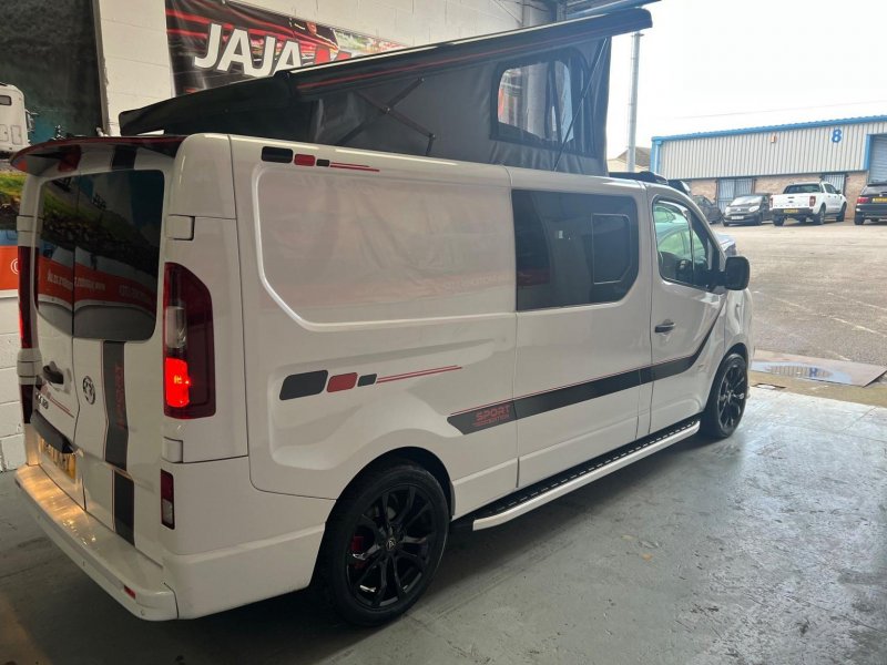 VAUXHALL VIVARO