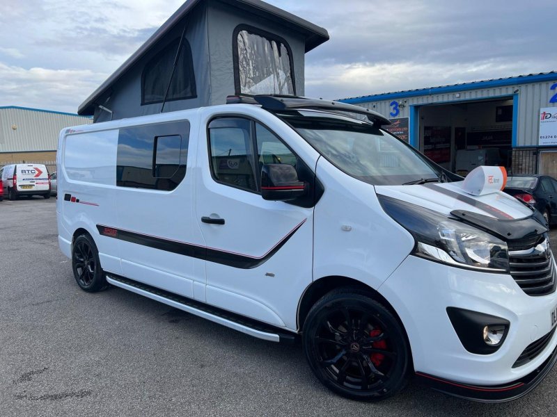 VAUXHALL VIVARO