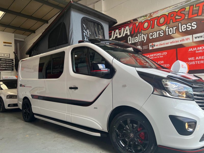 VAUXHALL VIVARO