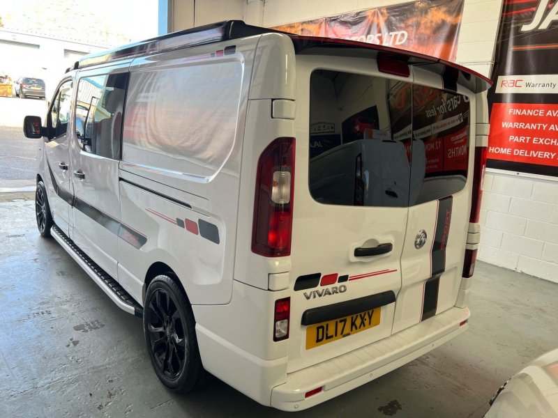 VAUXHALL VIVARO