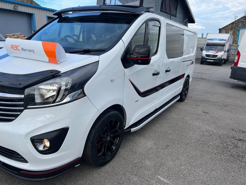 VAUXHALL VIVARO