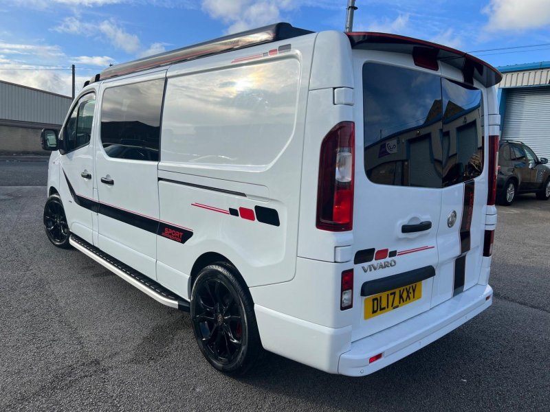 VAUXHALL VIVARO