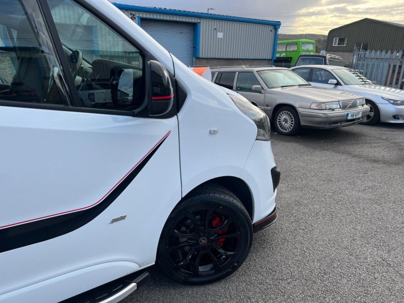 VAUXHALL VIVARO