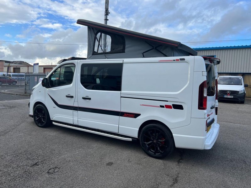 VAUXHALL VIVARO