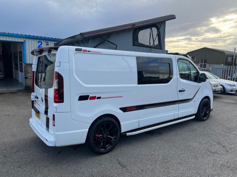 VAUXHALL VIVARO