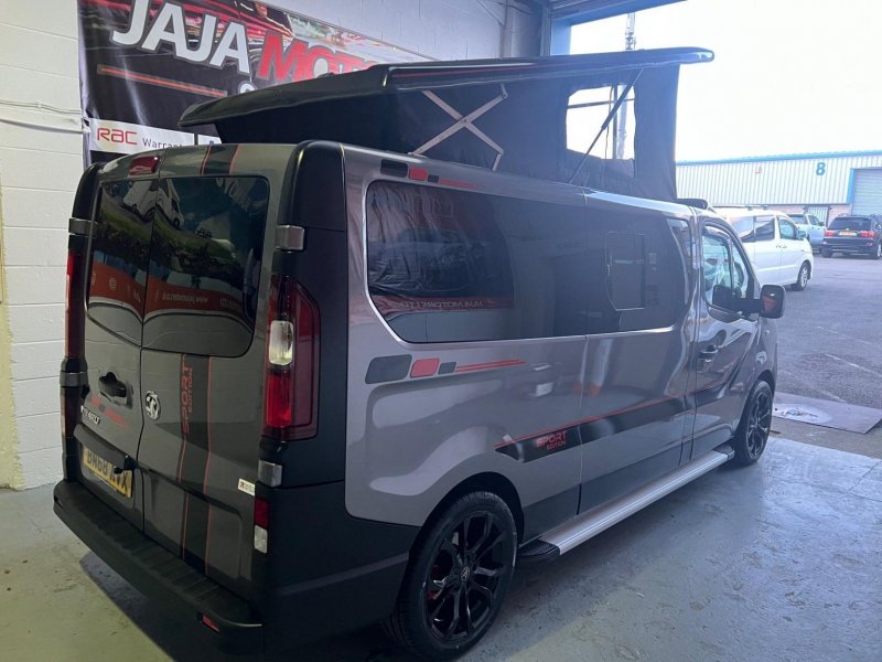VAUXHALL VIVARO