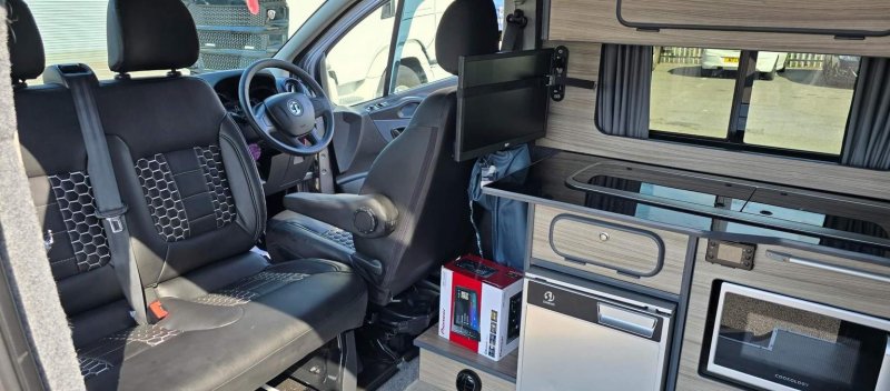 VAUXHALL VIVARO