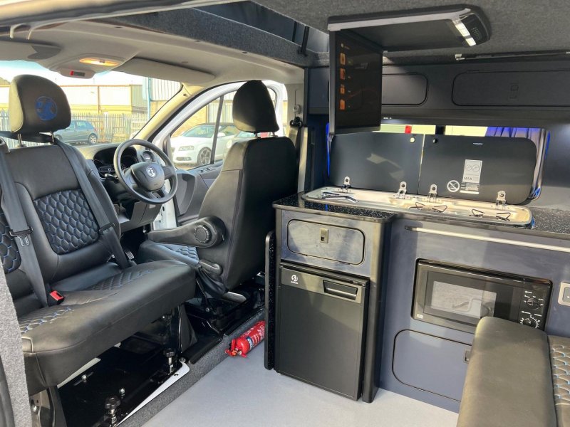 VAUXHALL VIVARO