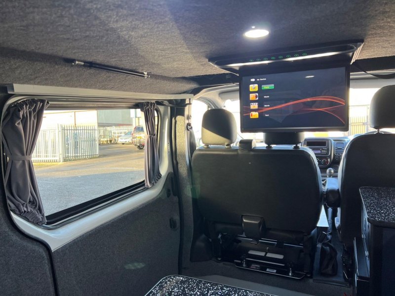 VAUXHALL VIVARO