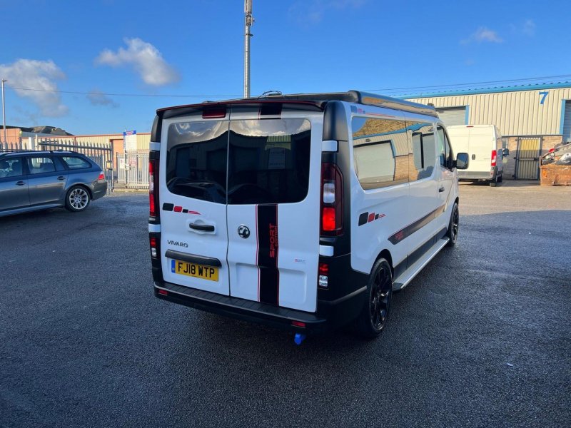 VAUXHALL VIVARO