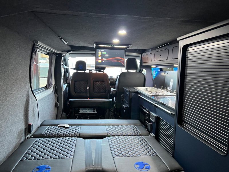 VAUXHALL VIVARO