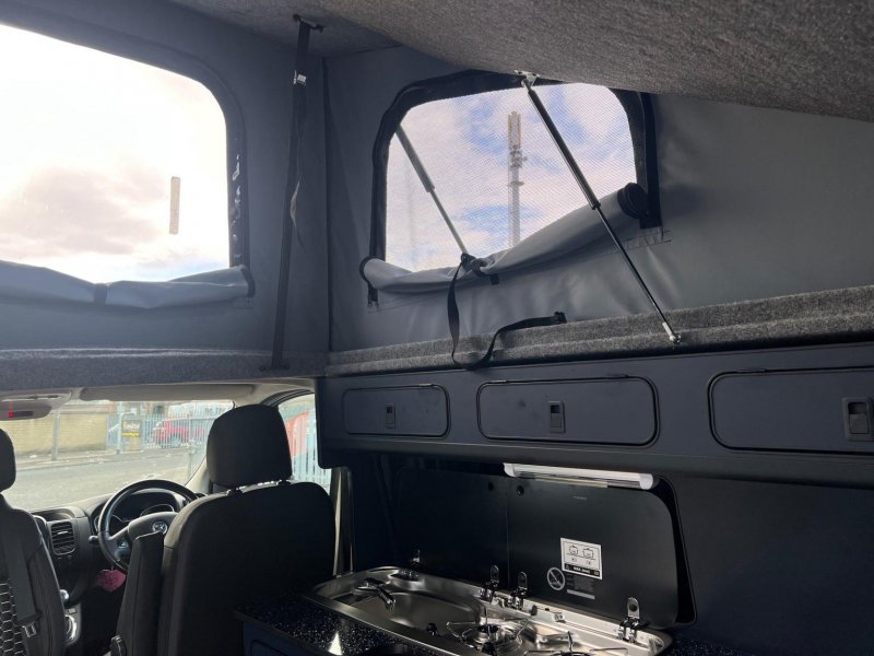VAUXHALL VIVARO