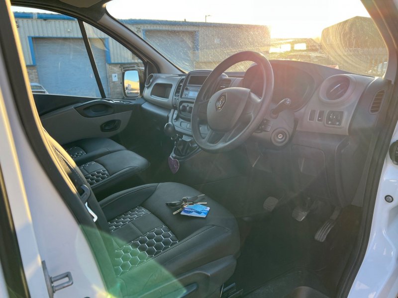 RENAULT TRAFIC
