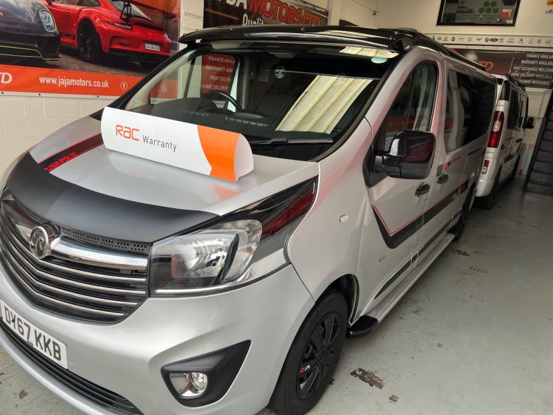 VAUXHALL VIVARO