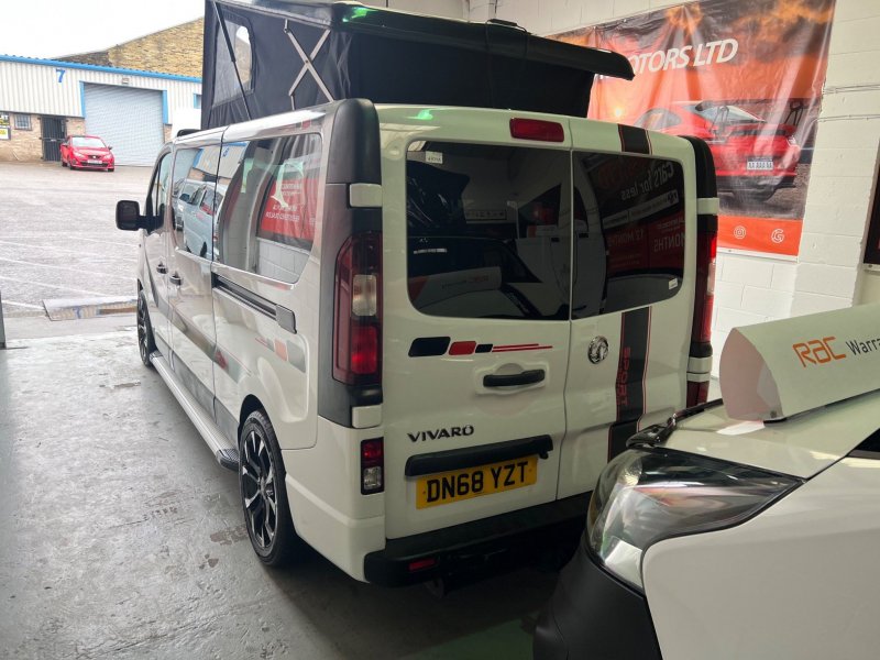 VAUXHALL VIVARO
