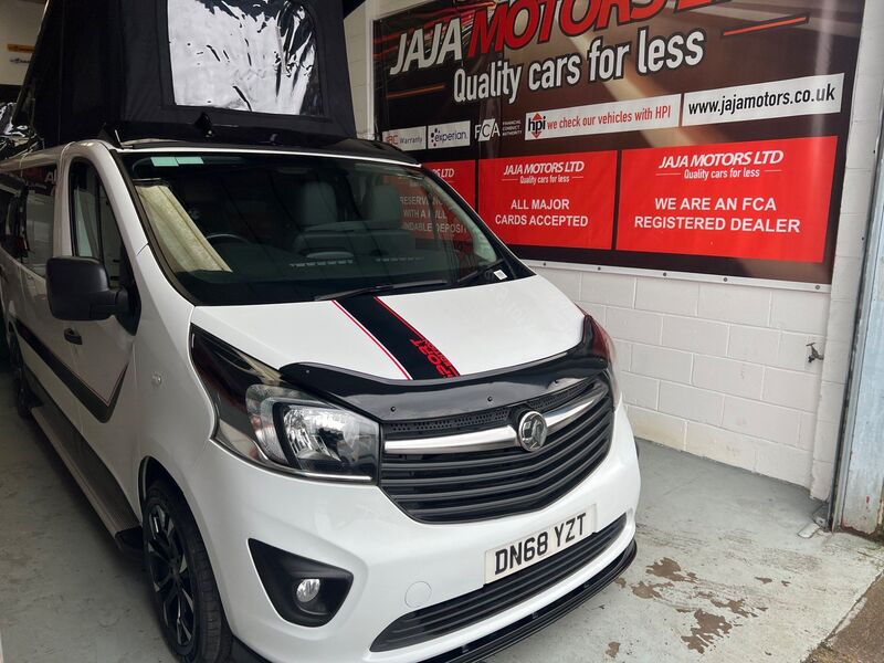 VAUXHALL VIVARO