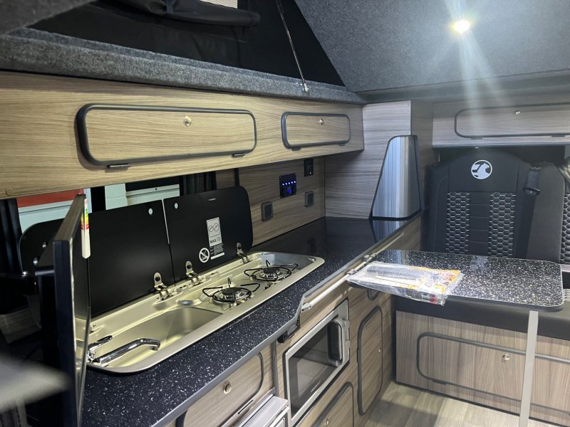 VAUXHALL VIVARO