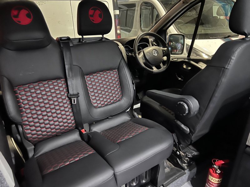 VAUXHALL VIVARO