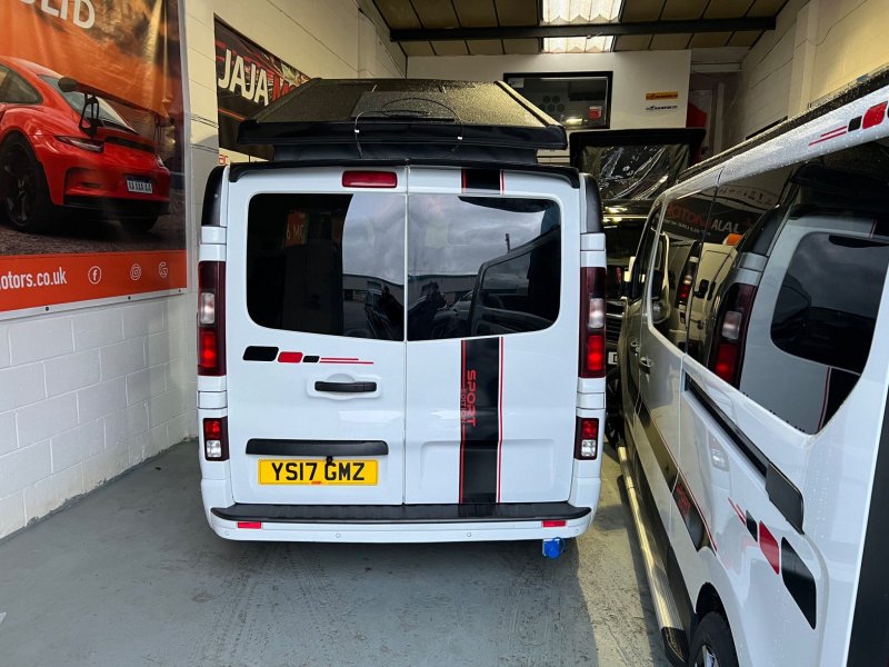 VAUXHALL VIVARO