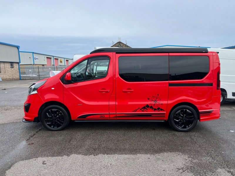 VAUXHALL VIVARO