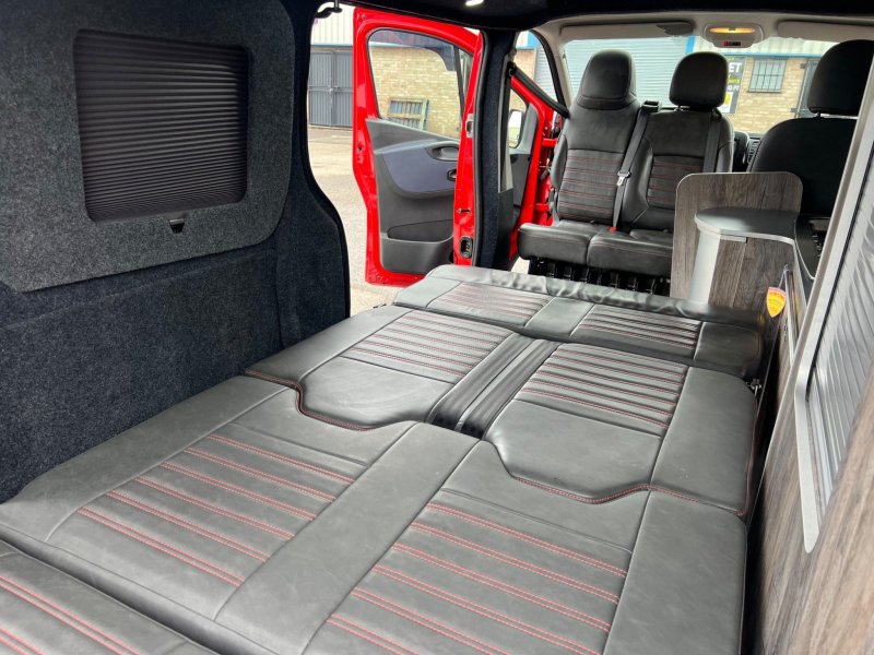 VAUXHALL VIVARO