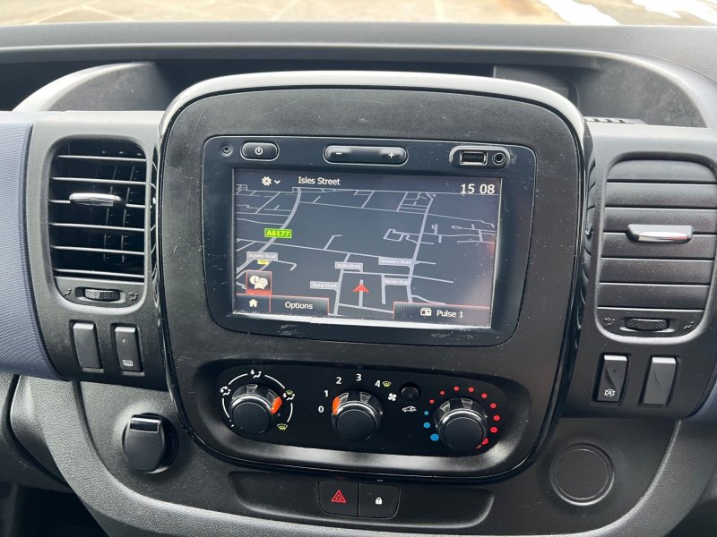 VAUXHALL VIVARO