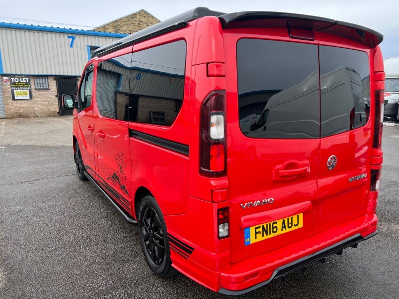 VAUXHALL VIVARO