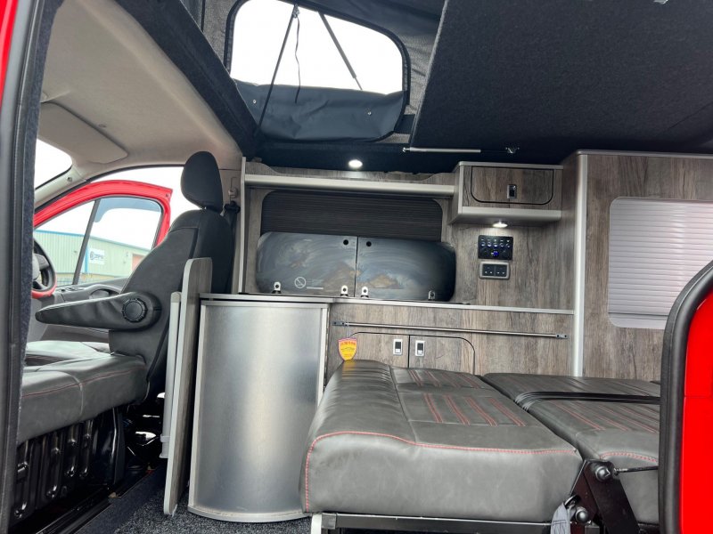 VAUXHALL VIVARO