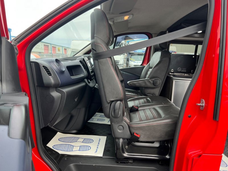 VAUXHALL VIVARO