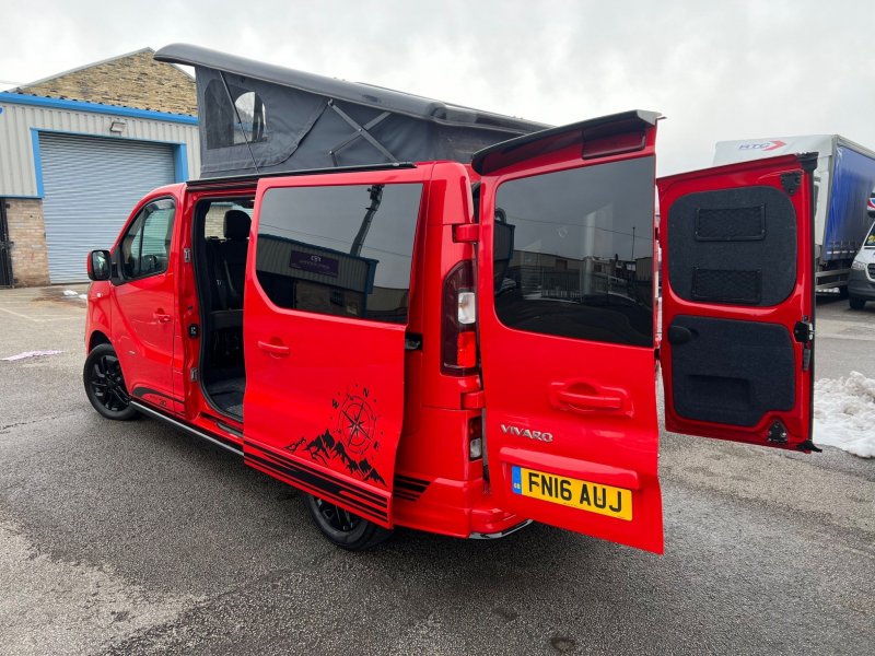 VAUXHALL VIVARO