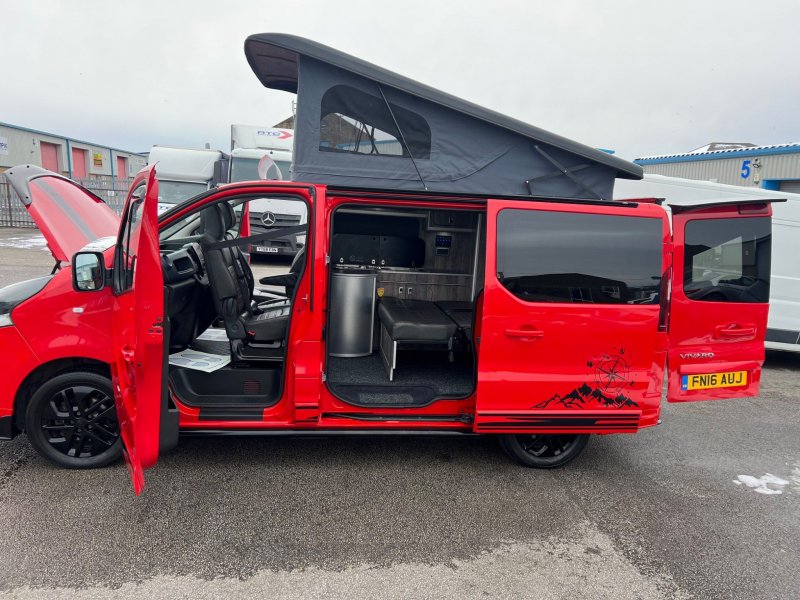 VAUXHALL VIVARO