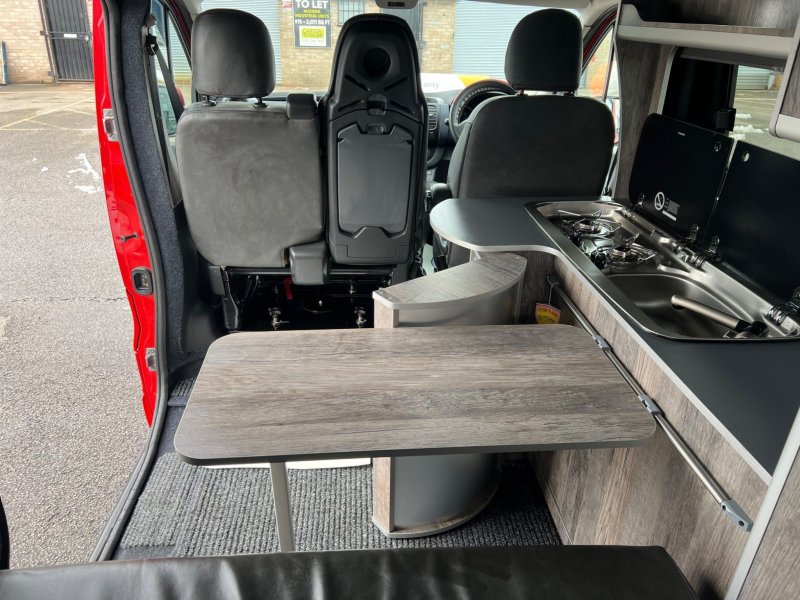 VAUXHALL VIVARO