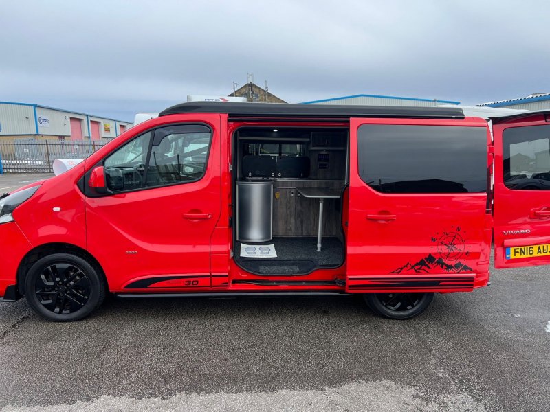 VAUXHALL VIVARO