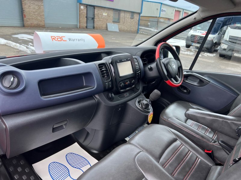VAUXHALL VIVARO