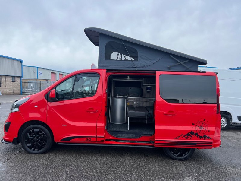 VAUXHALL VIVARO